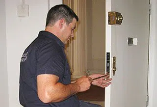 Safe Key Locksmith Service Fort Worth, TX 817-357-4970 - locksmith-6